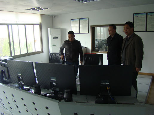 公司黨委書記、董事長何族興到一線部門調(diào)研